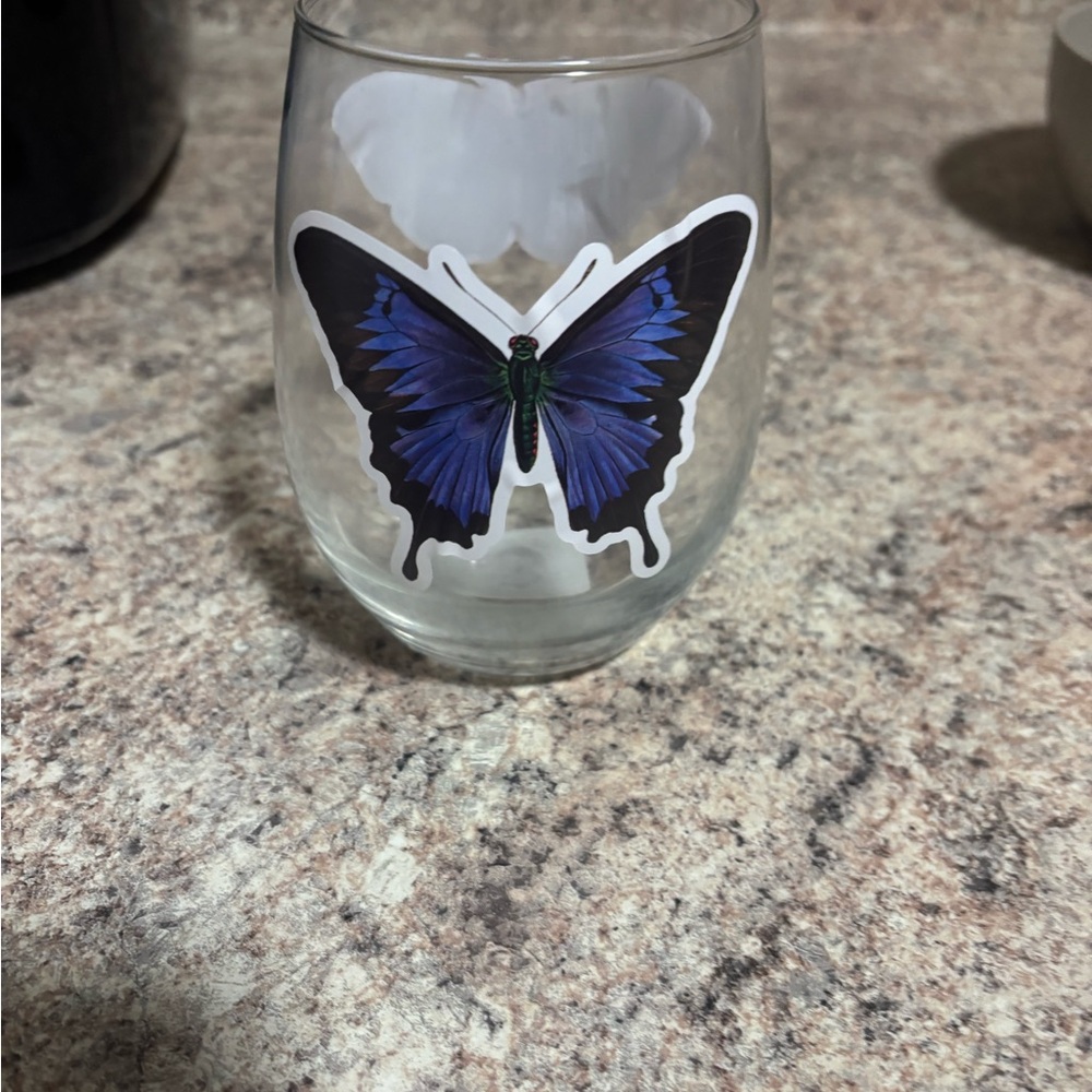 Butterfly Design Glass - Picture 2 of 6